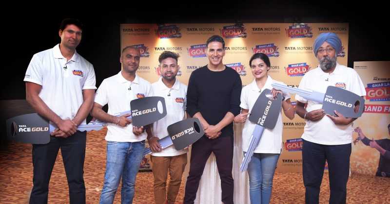 Tata Motors ‘Ghar Lao Gold’ Contest Winners Felicitated By Actor Akshay Kumar 