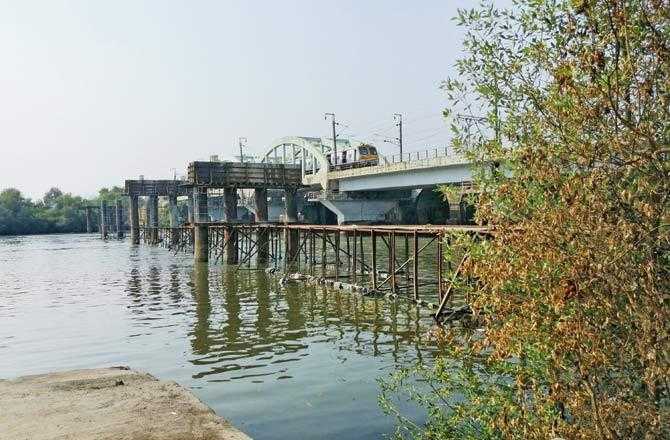 Thane-Mumbai Skywalk - First Of Its Kind In India - Me Mumbai