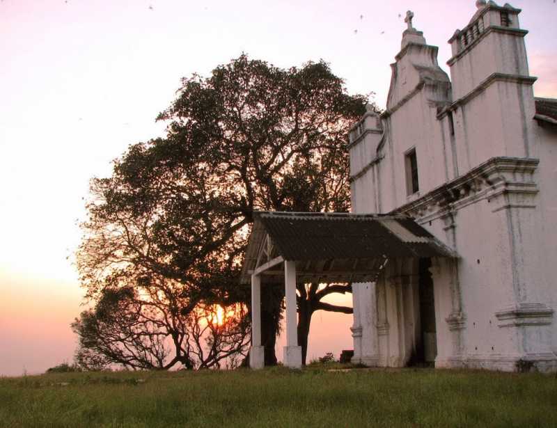 The Accurate List - Friends With Confusing Benefits