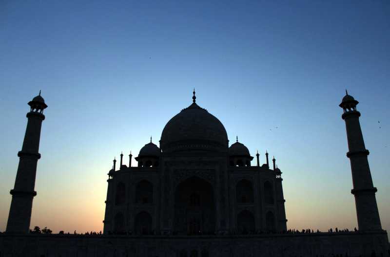 The Changing Colours Of Taj Mahal • Sublime Taj