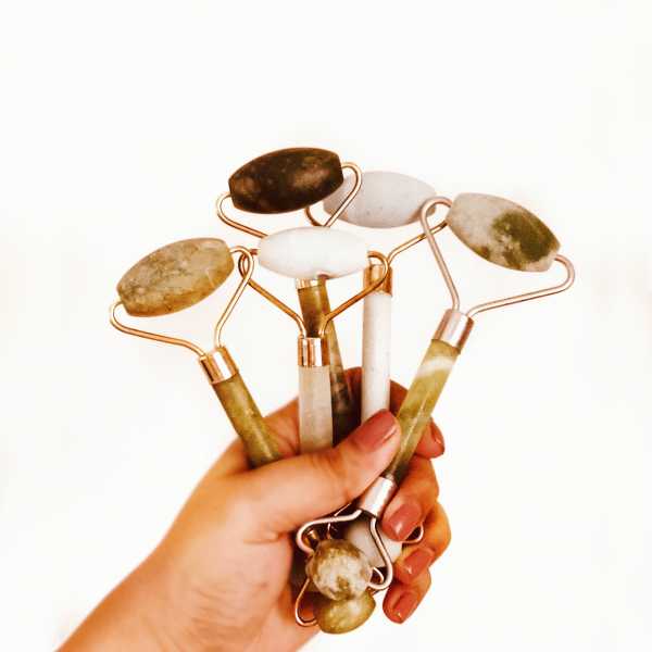 The Jade Roller -  How To Use It Correctly