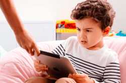 The challenge of keeping your child away from the screen | PenCraft Blog