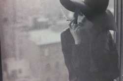 The high-heeled stranger