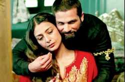 The “oedipus complex” - HAIDER has subtle & simmering glimpses of it