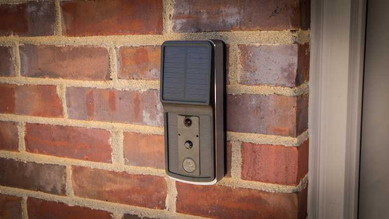 This Video Doorbell Is Powered By The Sun, But Fails To Shine