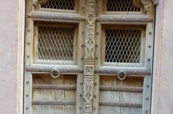 Thursday Doors/ Abandoned Haveli Door, Bikaner