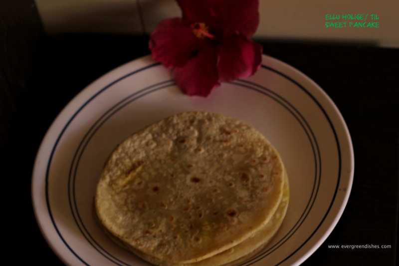 Til Poli / Ellu Holige / Sesame And Jaggery Flatbread