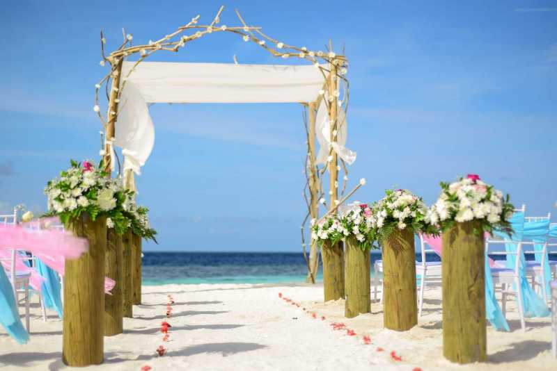 Tips To Plan A Small Intimate Wedding Of Your Dream - WedAmor