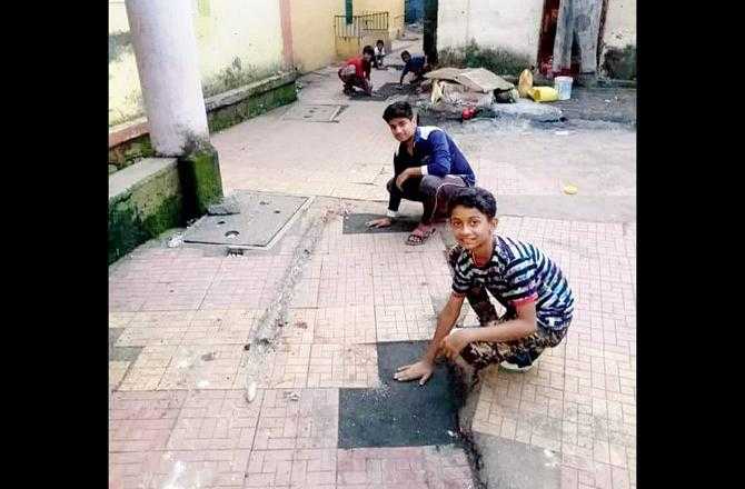 To Ensure A Safe Ride For Their Ganpati, Kids Pool In Money, Fill Up 62 Potholes