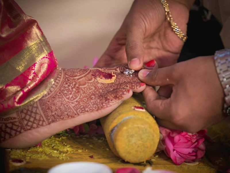 Toe Rings On Married Indian Women - Marital Status Or Health Shortcut?