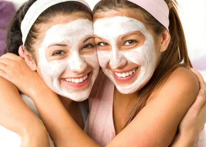 Top 5 Homemade Monsoon Face Packs For Glowing Skin -