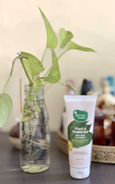 Top 7 Face Washes Under Rs.500/- In India 2021