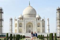 Tourists in India will now get a free SIM card on landing!