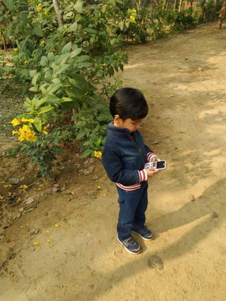 Track And Ensure Your Child Safety With Star Easyfone.