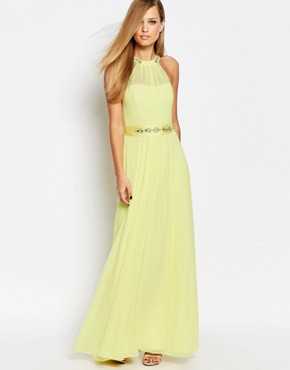 Try Different Ways To Wear Maxi Dress This Summer