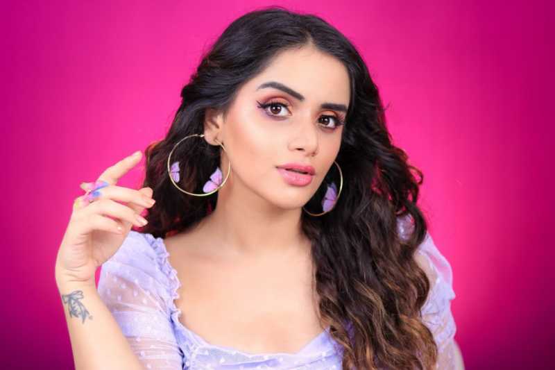 Trying Out The Cheapest Products From Nykaa - Heart Bows & Makeup