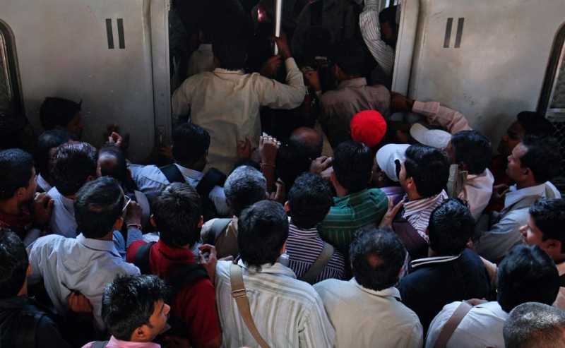 Types Of Commuters In The Mumbai Local.