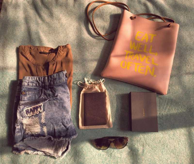 URBY Passport Holder | Product Review - The Tropical Moon