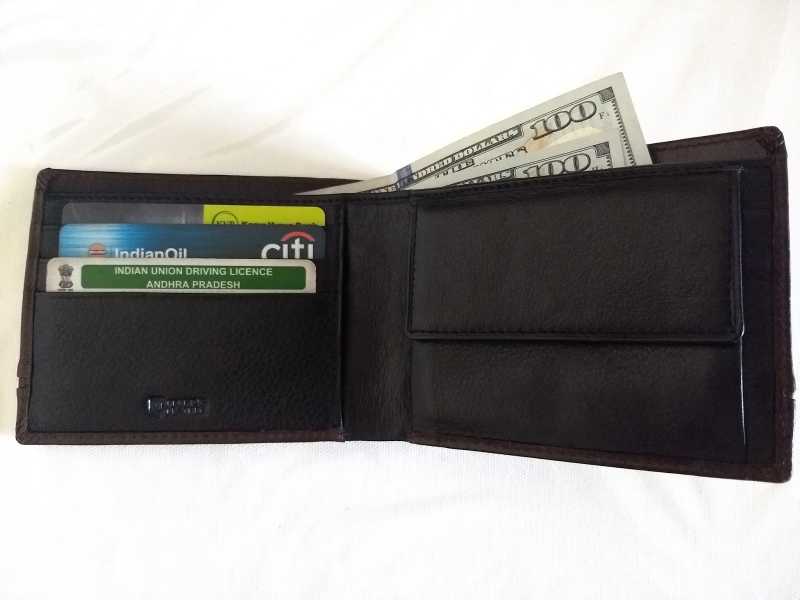 URBY Paul Billfold Coin Wallet Review.