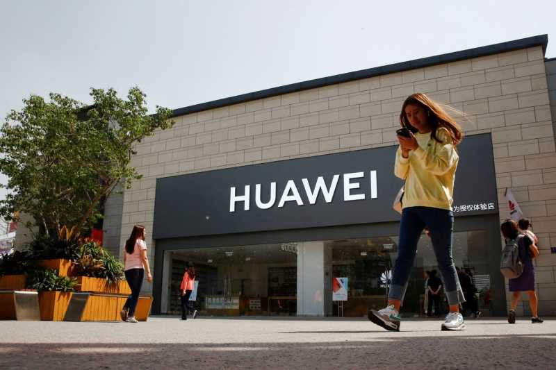 US Banned Huawei, Google & Qualcomm Stops Supplying Software & Hardware