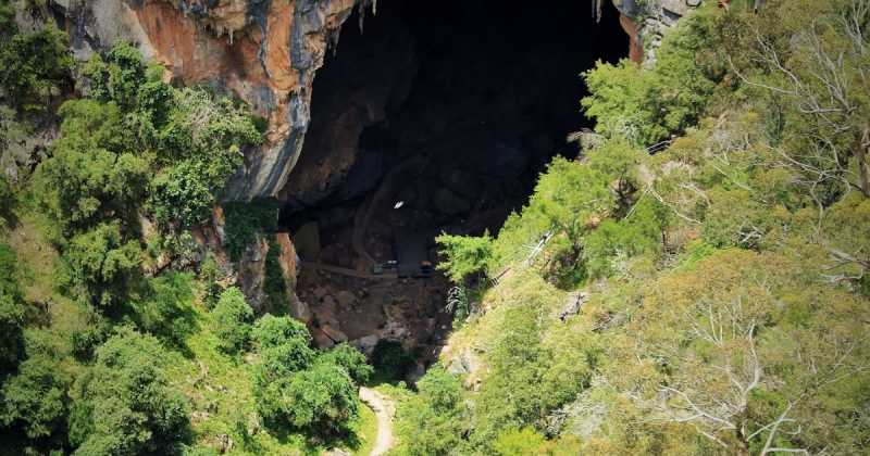 Umberto Eco - How To Be A TV Host