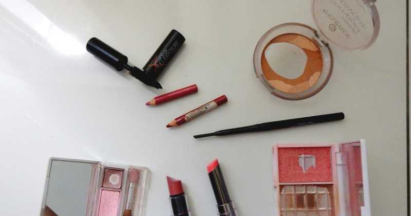 Use By 2019 | Makeup And Mini Reviews| Clinique, Smashbox, Lakme, Essence, J.Cat Beauty...