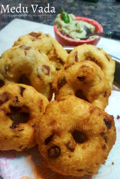 Uzhunnu Vada|Medu Vada Kerala Style|Split Black Lentil Fritters