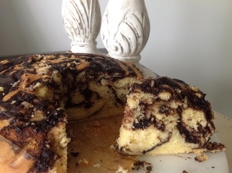 VANILLA AND CHOCOLATE MARBLE CAKE