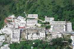 Vaishno Devi Temple - Pilgrimage Destintion of India