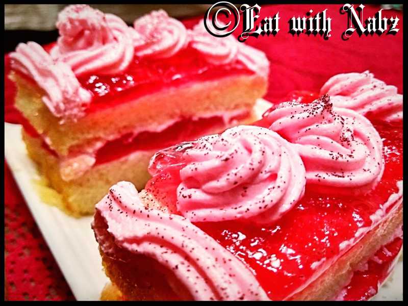 Vanilla Dacquoise, Raspberry Jelly And Bavarian Cream