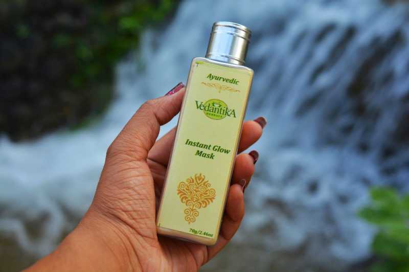 Vedantika Herbals Instant Glow Mask Review - COSMETICS ARENA