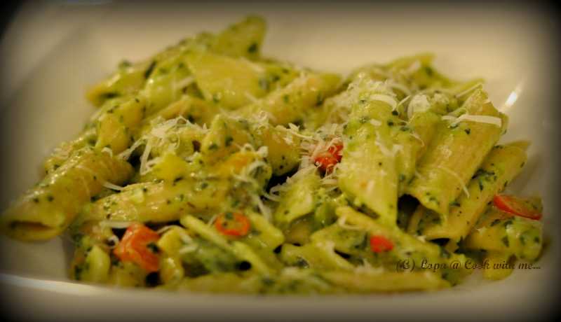 Veg Pasta In Creamy Spinach Sauce