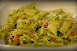 Veg Pasta in Creamy Spinach Sauce