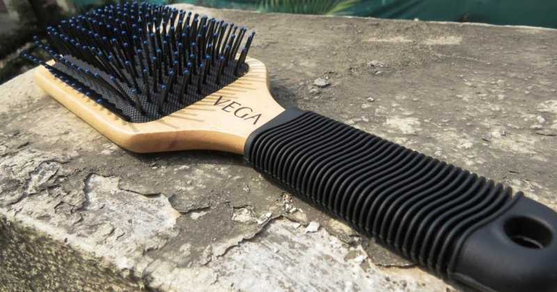 Vega Premium Collection Wooden Paddle Hair Brush Review