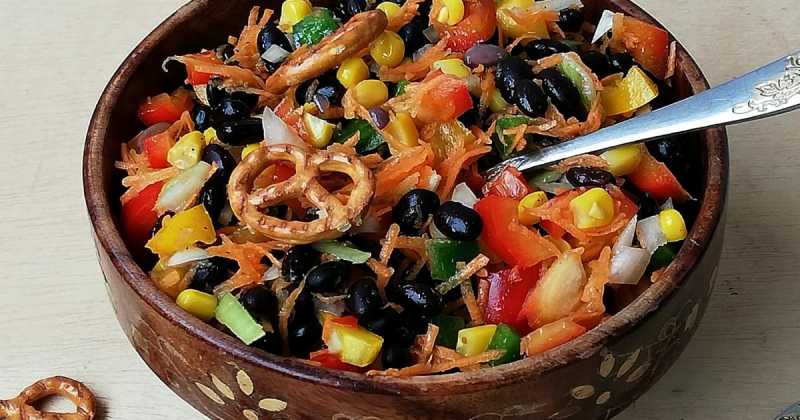 Vegan Black Beans & Mixed Vegetables Salad With Apple Cider Vinegar Dressing