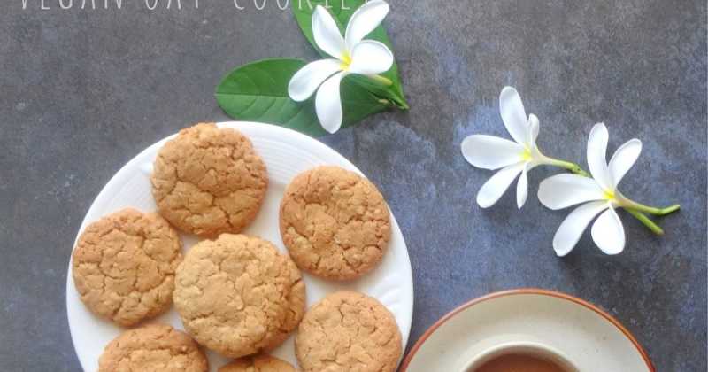Vegan Oat And Cinnamon Cookies