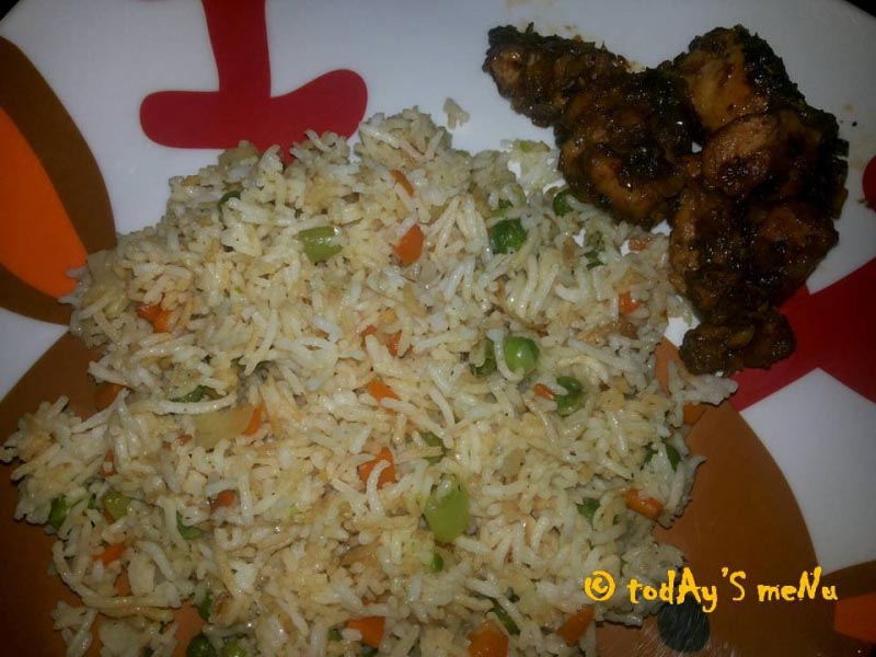 Vegetable Fried Rice With Sauteed Chicken