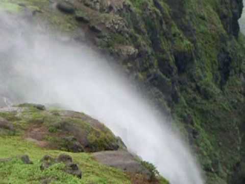 Visit These Waterfalls In Hawaii That Flow Upwards