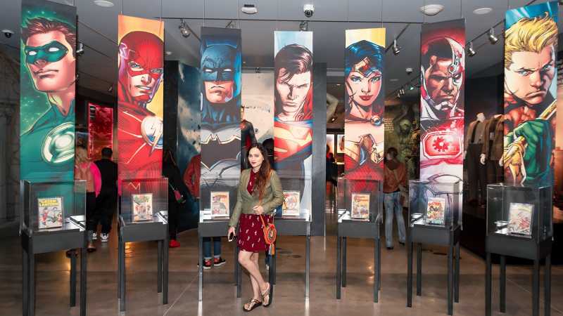 WARNER BROS. STUDIO TOUR HOLLYWOOD - Sassy Shif Says