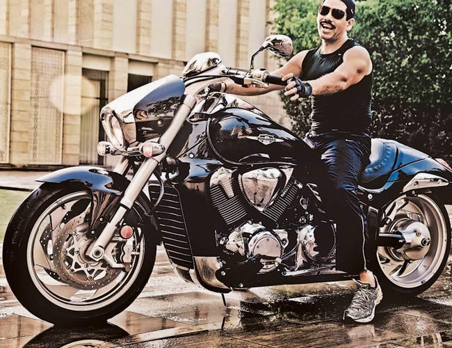 WARREN BUFFET HIRES SONIA GANDHI’S SON-IN-LAW