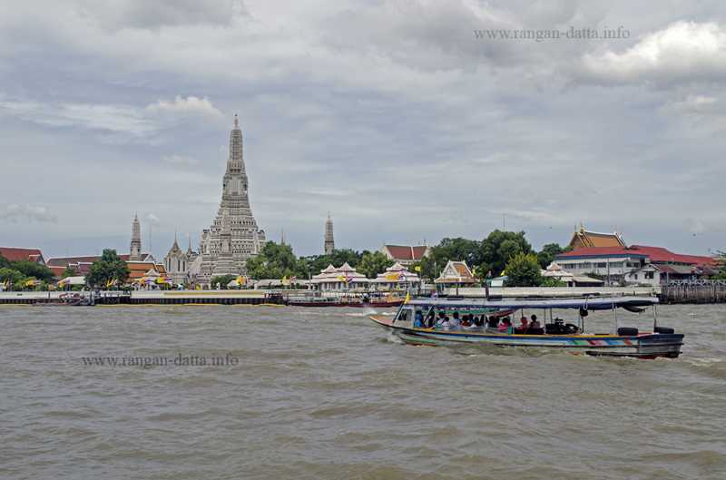 Wat Arun, The Temple Of Dawn, Thonburi, Bangkok