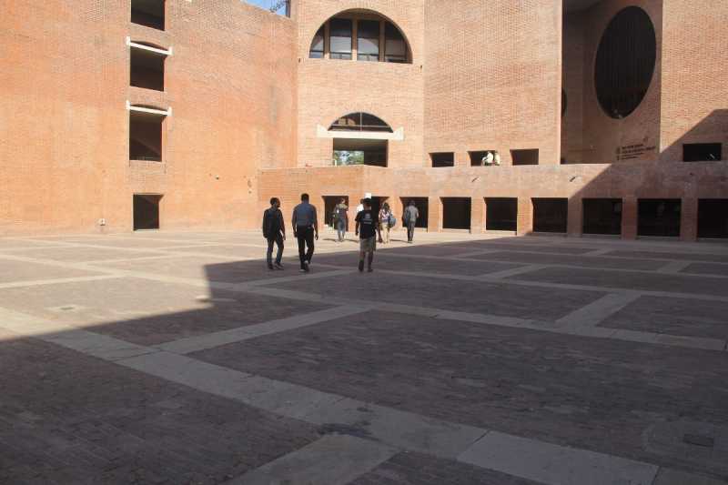 Week 0: Chronicling My Entrepreneurial Journey - C’est La Vie