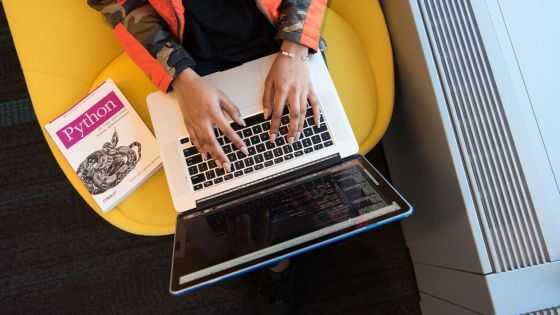 What Are The Various Advantages Of Python Language?