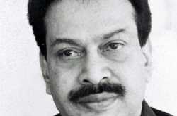 What actor sukumaran said is right? Malayalam movies industry is waiting infront of Sukumaran\