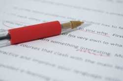 What are the Differences between Essay and Report Writing?