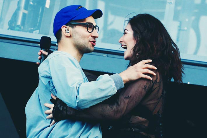 What Are The Advantages Of Online Dating? - Four Wheel Reviews