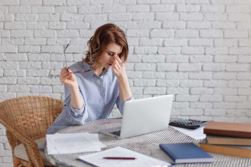 What Is Digital Eye Strain And How To Protect Your Eyes From It Using Luteza? - Zigverve