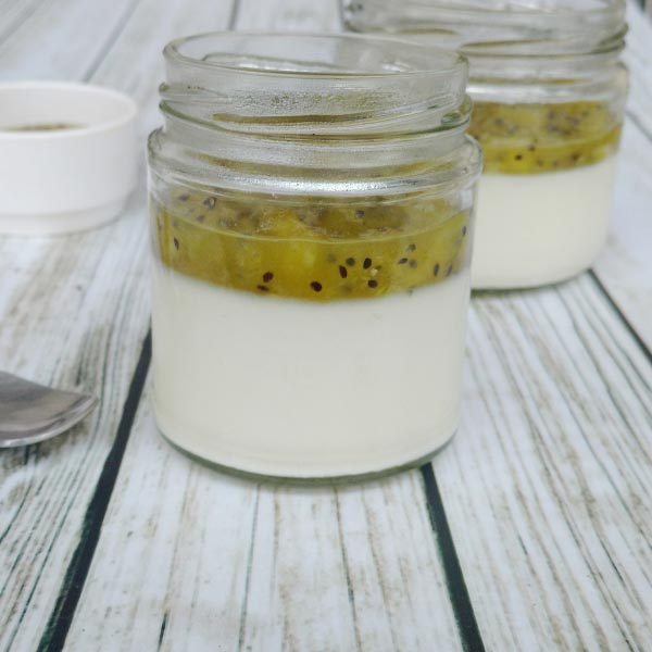 White Chocolate Pannacotta With Kiwi Compote - FLOURS & FROSTINGS