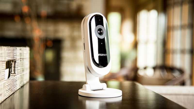 Wisenet’s Indoor Security Camera IDs Faces, Shows You Who’s There
