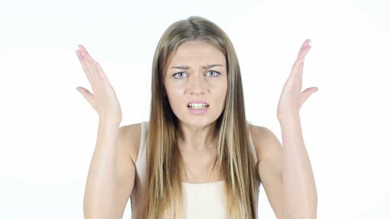 Woman Puts Photo With Too Many Filters On Tinder, Gets Right Wipe From Husband Who Did Not Recognize Her